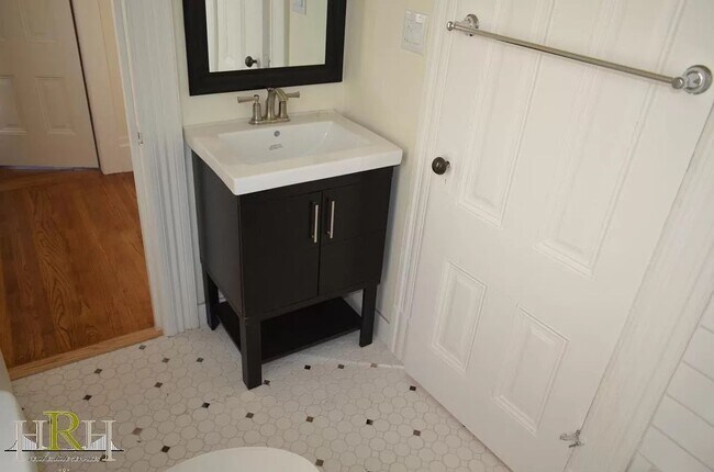 Building Photo - Location!! Charming 3 BR | 1.5 BA in the H...