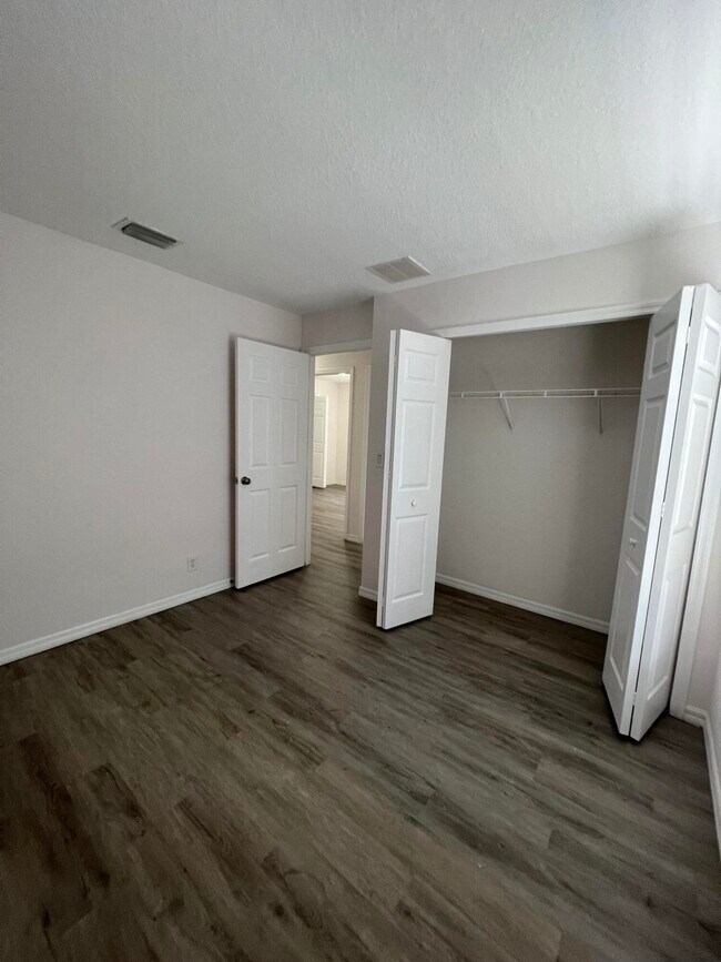 Building Photo - 4251 SW Astro Ct