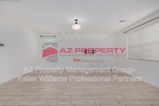Building Photo - 14031 W Pershing St