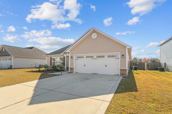 Building Photo - 3 Bedroom 2 Bathroom Home in Onslow Bay!