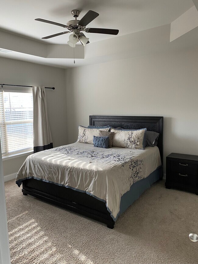 Building Photo - 6501 Jacaranda Dr NW