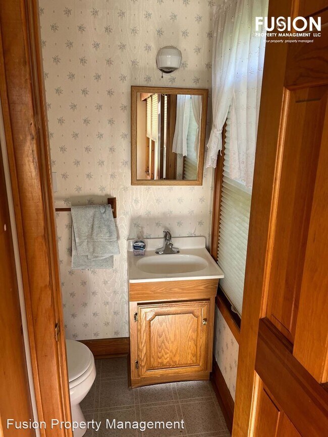 3 br, 1.5 bath House 138 Hinesburg Road 138 Hinesburg Rd South