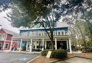 Building Photo - Two Bedroom Apartment in the Heart of Bluffton's Promenade!