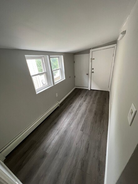 Unit 2 - 690 S 18th St