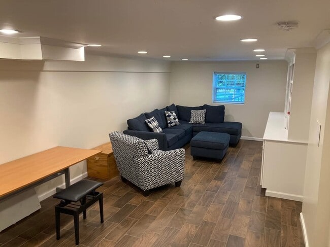 Building Photo - 6511 Cape Ct
