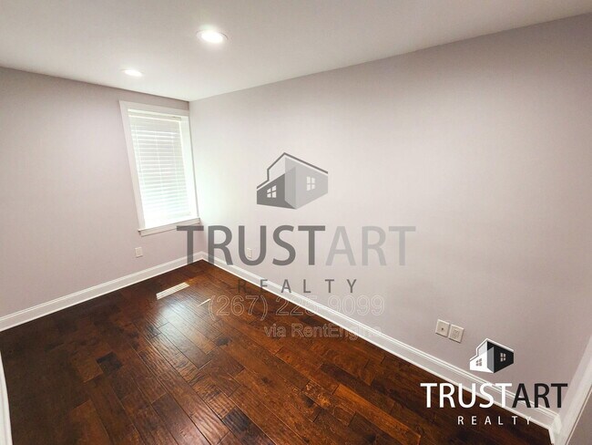 Building Photo - 2225 N Hancock St