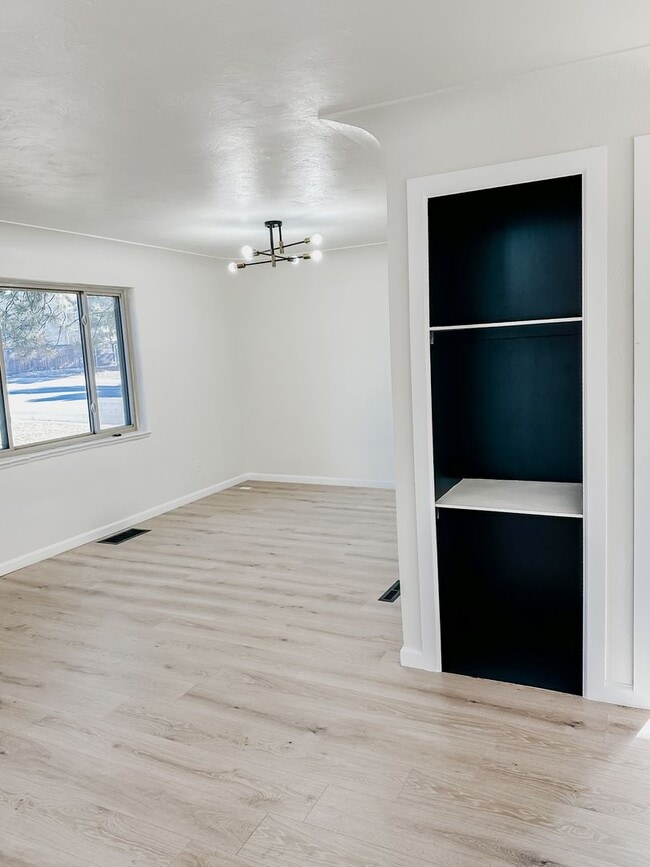 Building Photo - 5210 W 28th Ave