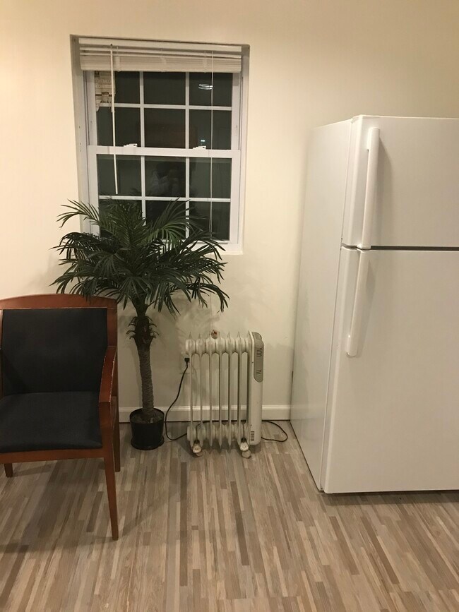 Building Photo - 520 Kingsley Rd SW