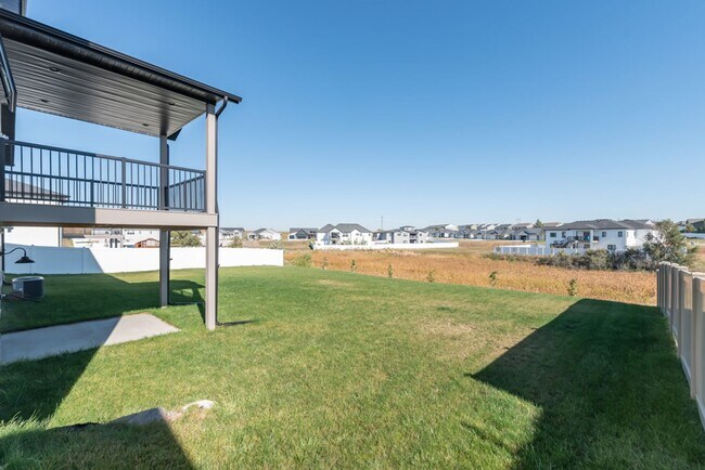 Building Photo - Beautiful Single Family Home in North Bismarck