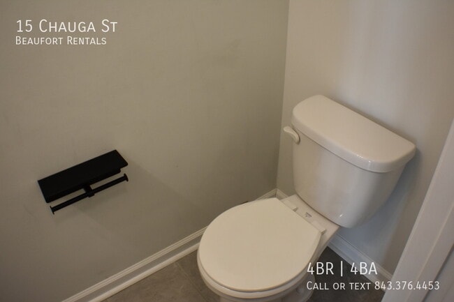 Building Photo - 15 Chauga St
