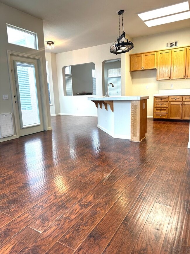 Building Photo - Beautiful charming single story home