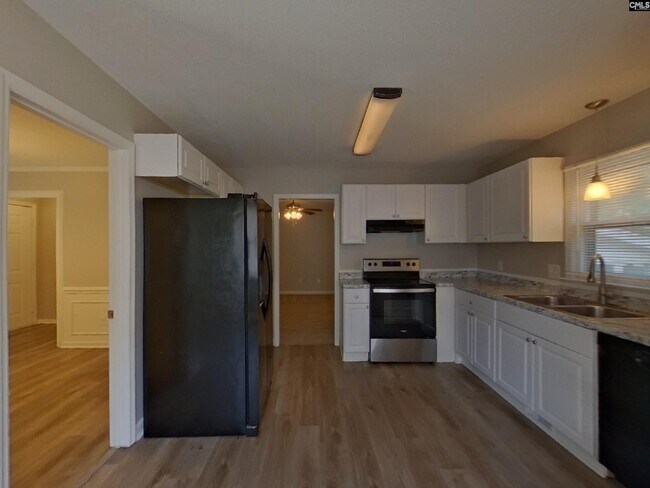 Building Photo - 116 Glenshannon Dr