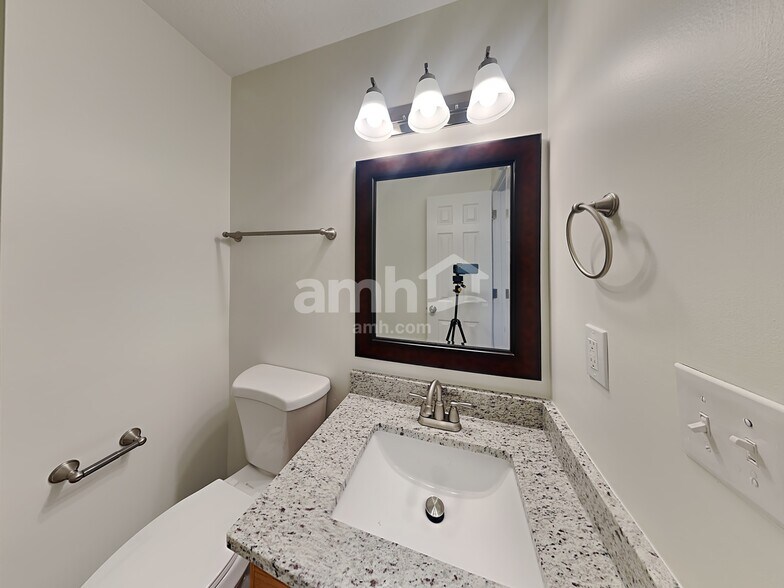 Building Photo - 1531 Mallard Cir E