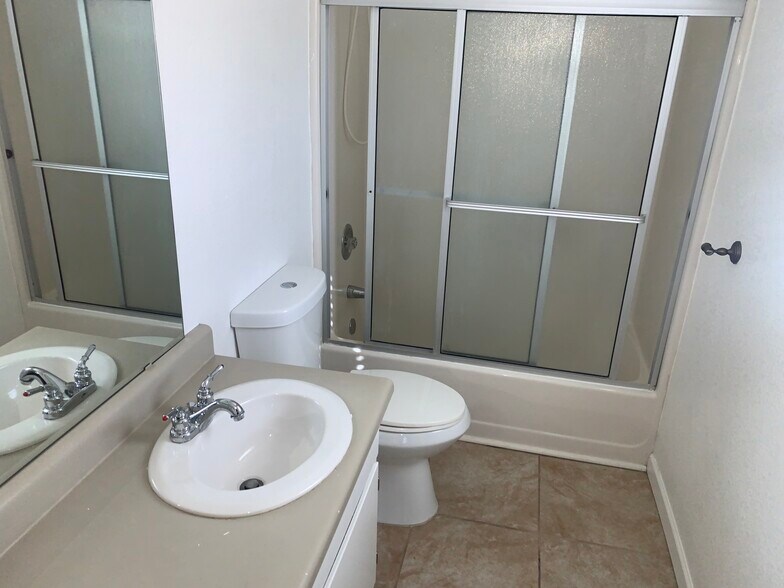 Building Photo - 2008 Mesquite Ln