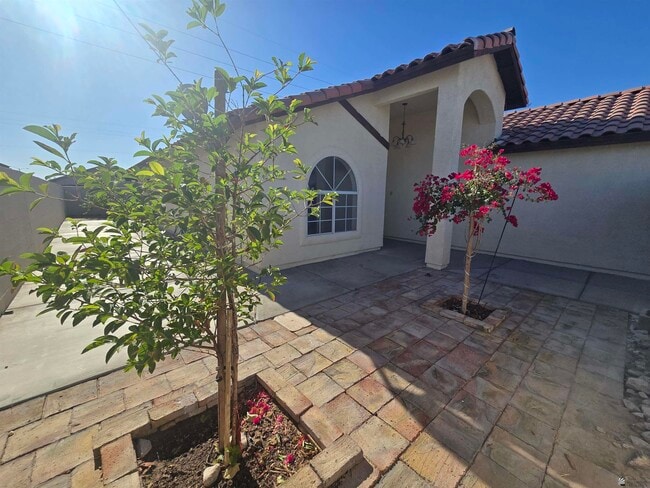 Building Photo - 417 San Juan Ln