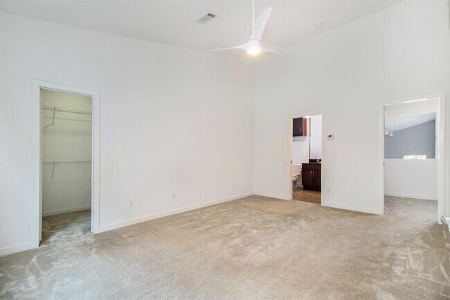 Building Photo - 2940 Cline St