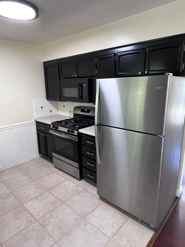 Building Photo - BEAUTIFUL UPDATED HOME IN EAST SAC!!