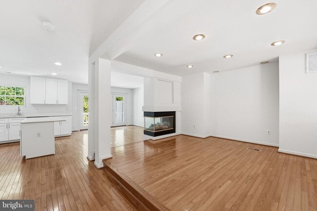Building Photo - 2709 Baronhurst Dr