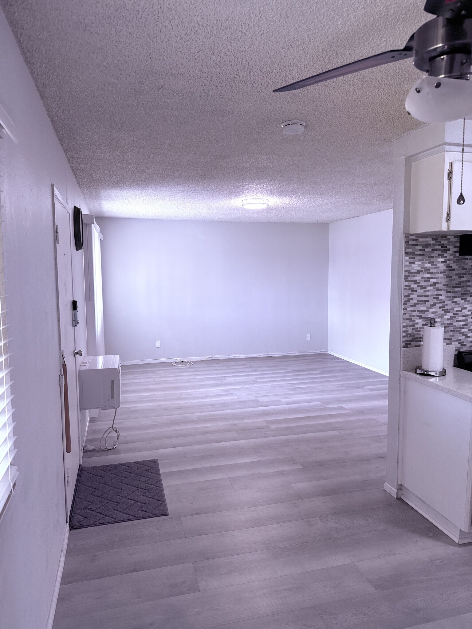 Living Room - 4700 Clair Del Ave