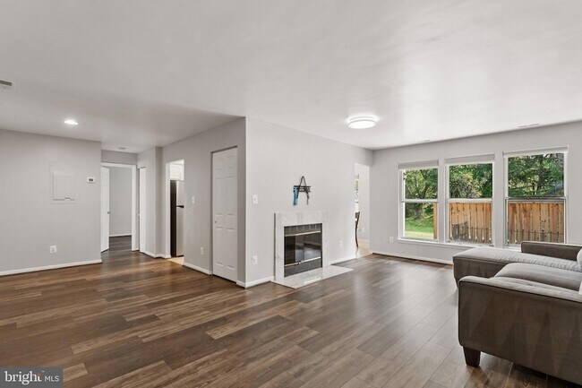 Building Photo - 13212 Meander Cove Dr
