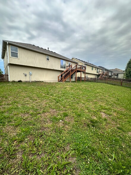 Building Photo - 813 Glenview St