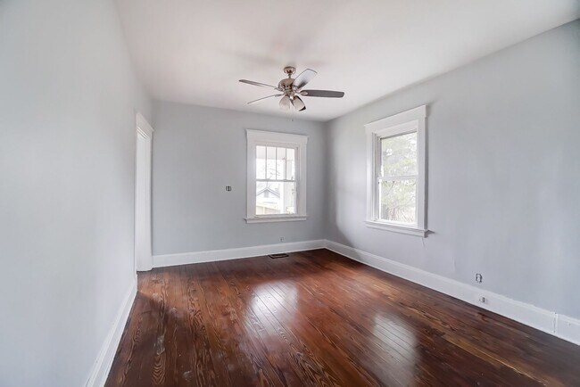 Building Photo - Three Bedroom Home in Covington!