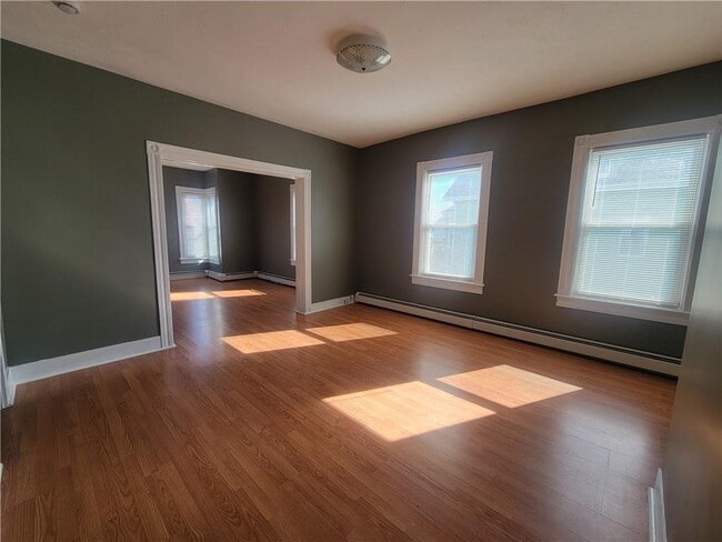 Building Photo - 23 Young St