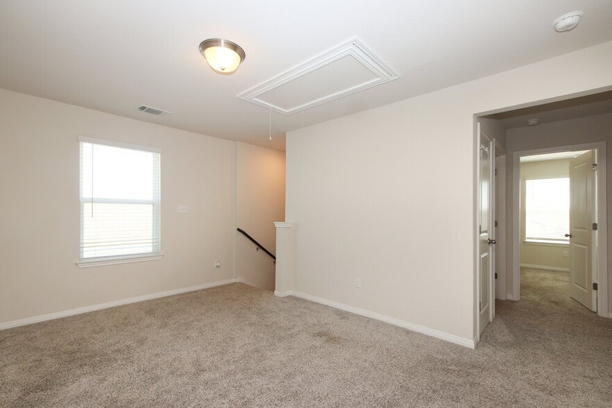Building Photo - 137 Outlaw Dr