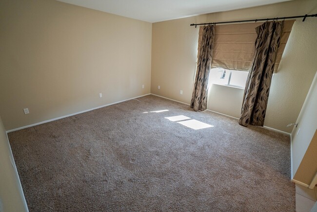 Building Photo - Diamond Head 2 Bedroom Townhome in Stevens...