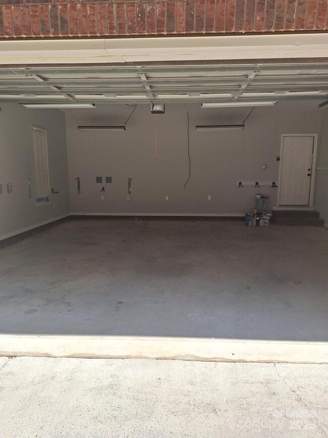 Building Photo - 2505 Green Point Ct