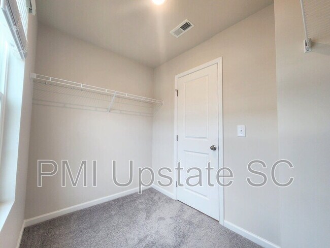Building Photo - 810 Sandbach Rd