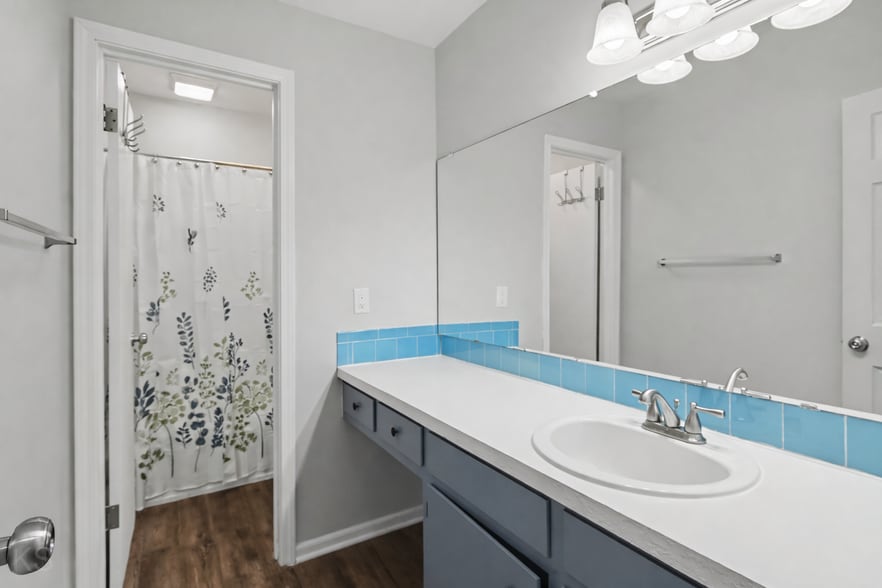 Building Photo - 600 S Missouri Ave