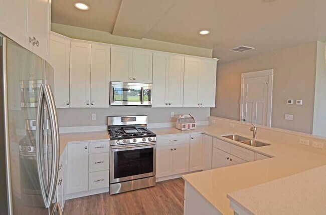 Building Photo - Luxury Four Bedroom with Farmland Views