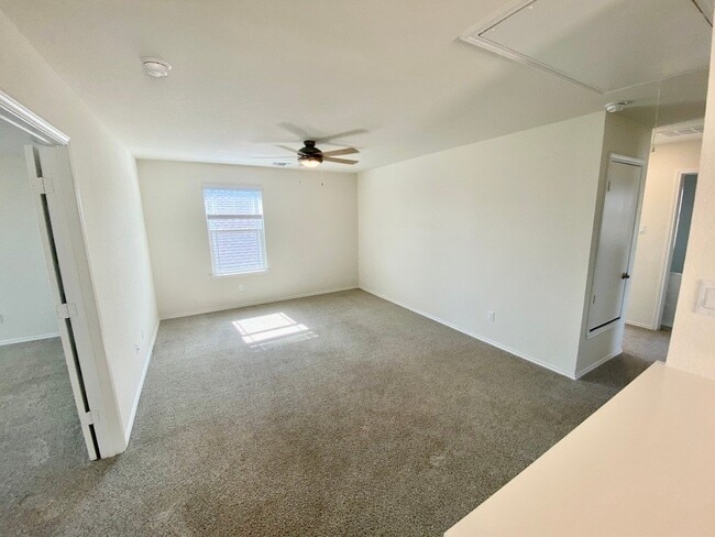 Building Photo - Live on the Golf Course at Star Ranch!! 4B...