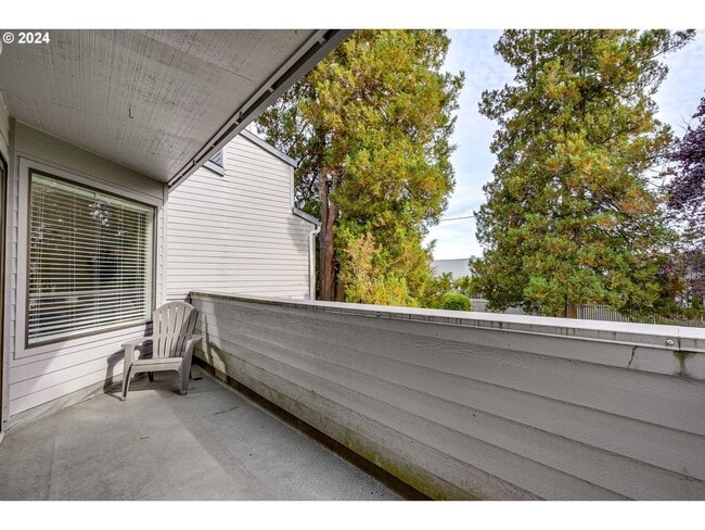 Building Photo - 14575 SW Walker Rd