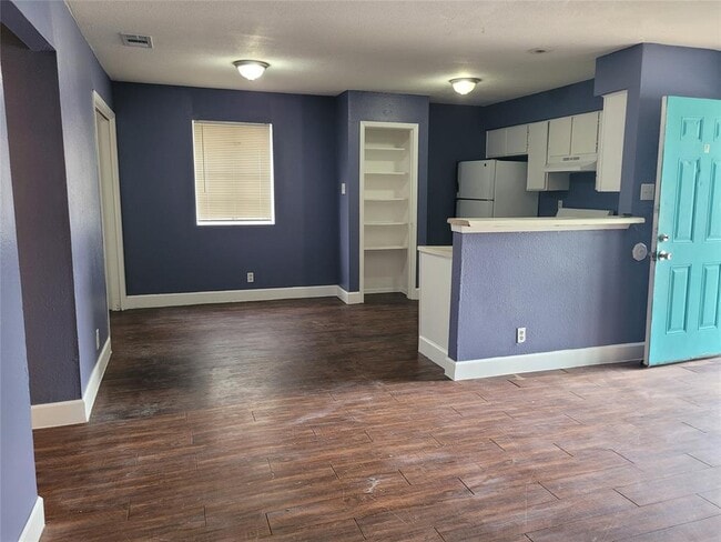Building Photo - 2301 Cedrick Cove