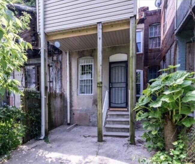 Building Photo - Newly Remodeled 3 Bedroom Home