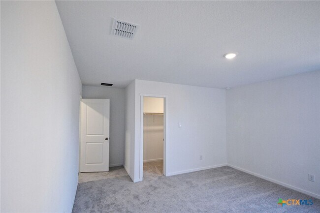 Building Photo - 3243 Gingham Pt