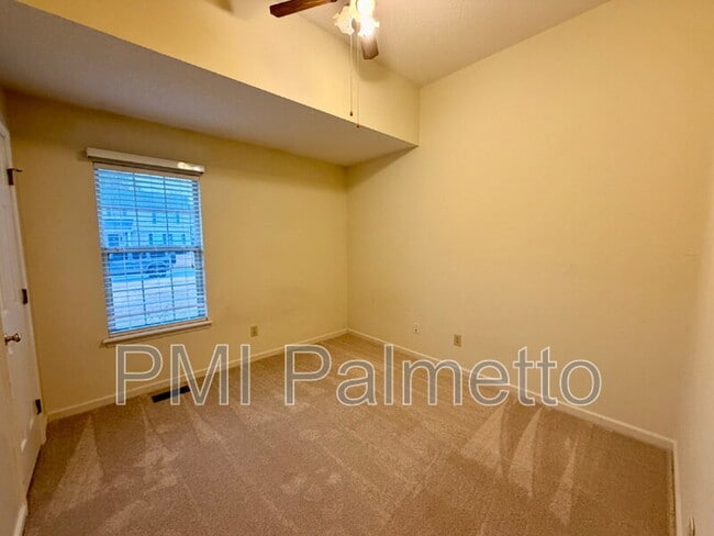 Building Photo - 274 Ambling Cir