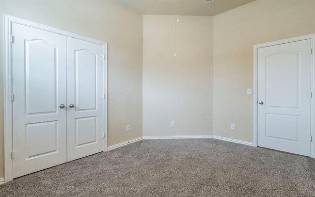 Building Photo - 8021 Arezzo Dr