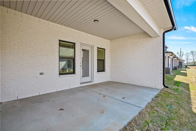Building Photo - 411 Raleigh Elm Dr