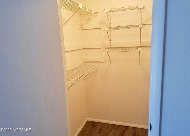 Building Photo - 453A Chesterfield Ct