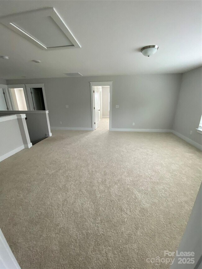 Building Photo - 119 Tiller Way