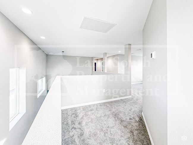 Building Photo - 3389 Cup Dr