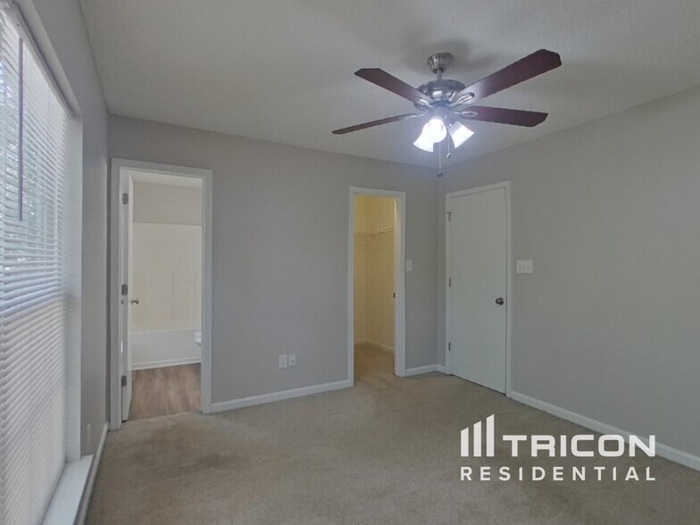 Building Photo - 6303 McIntyre Ridge Dr