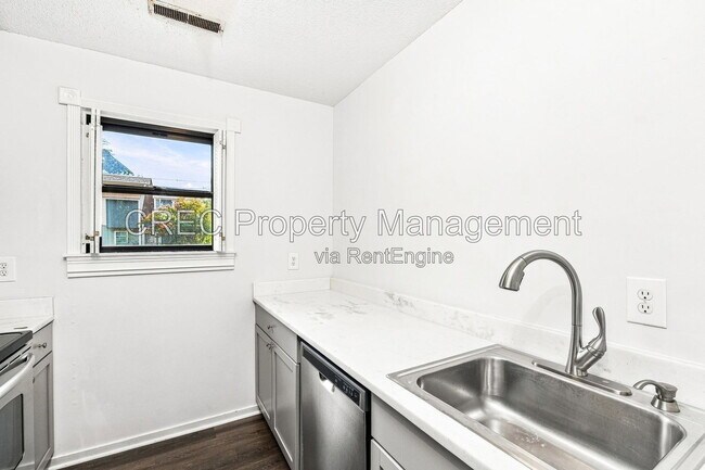 Building Photo - 2757 Jobee Dr