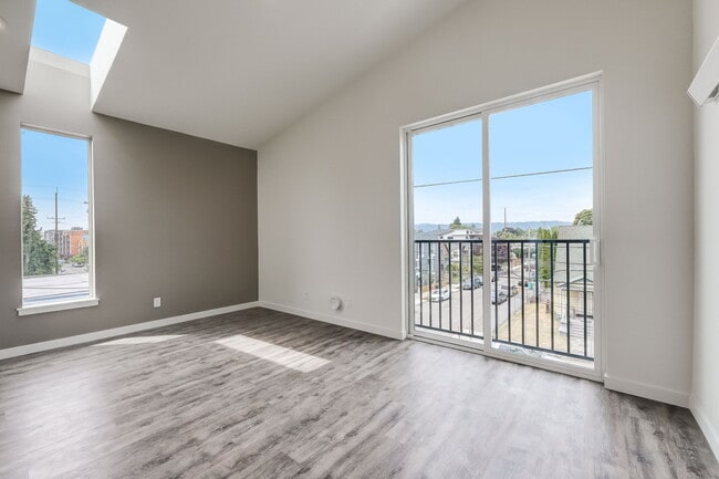 Building Photo - 4712 N Williams Ave