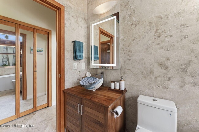 Building Photo - 2337 Seminole Rd