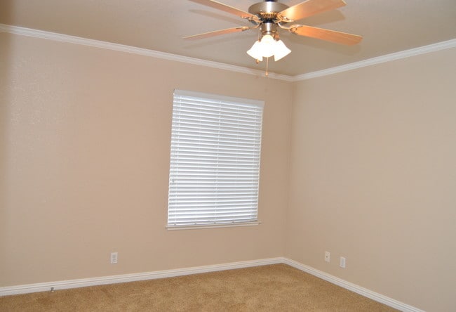 Building Photo - 1125 Sheridan Ave