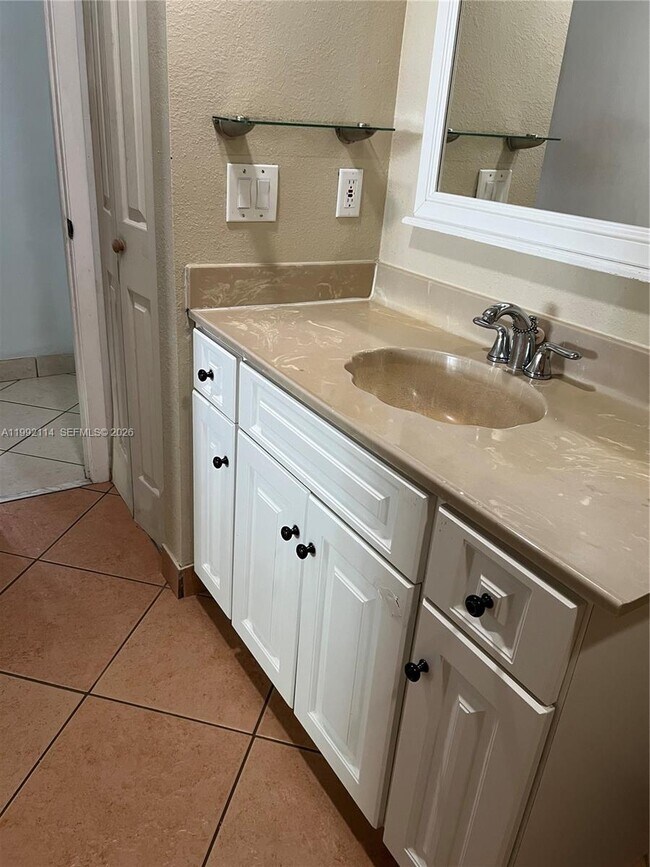 Building Photo - 10845 SW 112th Ave